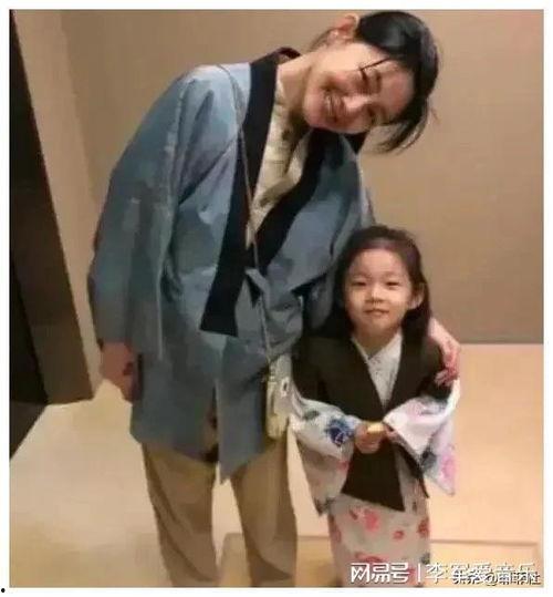 娱乐圈吃瓜爆料短时间,明星恋情曝光，幕后真相令人震惊！