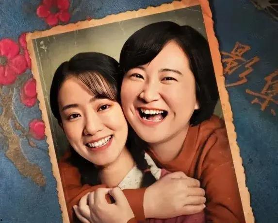 我靠吃瓜系统爆红娱乐圈,她意外爆红娱乐圈，成为新一代流量女王