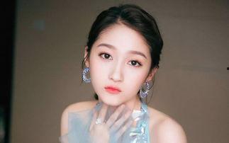 娱乐圈吃瓜酱七七,揭秘七七的吃瓜传奇